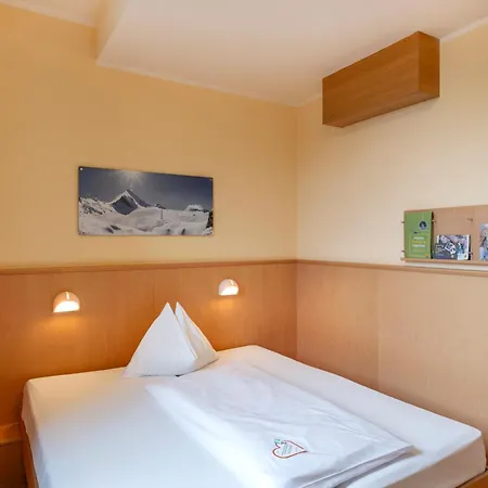 Hotel Jufa - Summercard Included