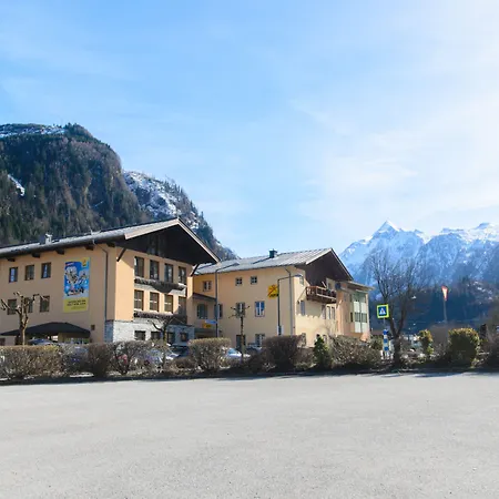 Jufa - Inklusive Sommerkarte Zell Am & カプルーン